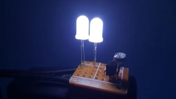 Đèn LED tự chế